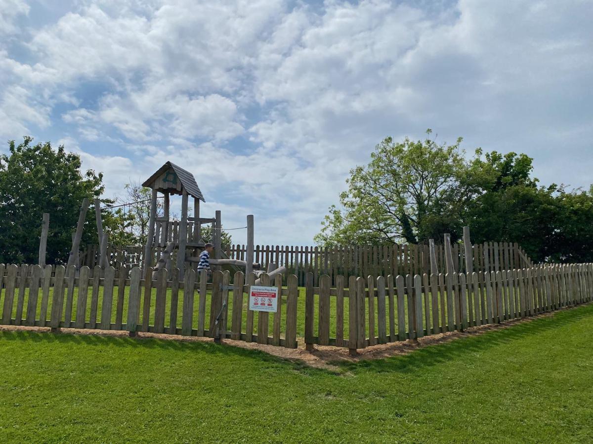 The Sanctuary Holiday Home - Escape The Ordinary Knaresborough Εξωτερικό φωτογραφία
